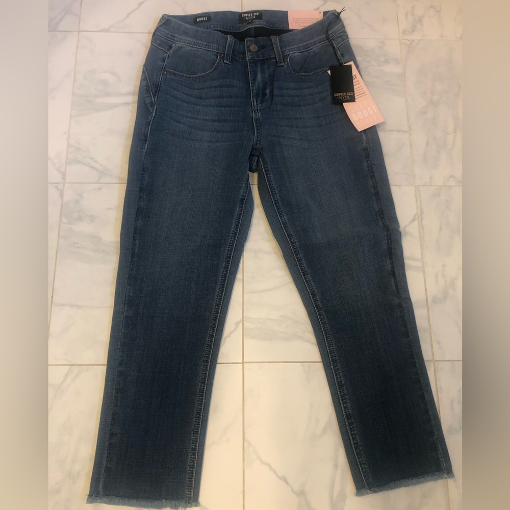 Womens curvy cropped jeans